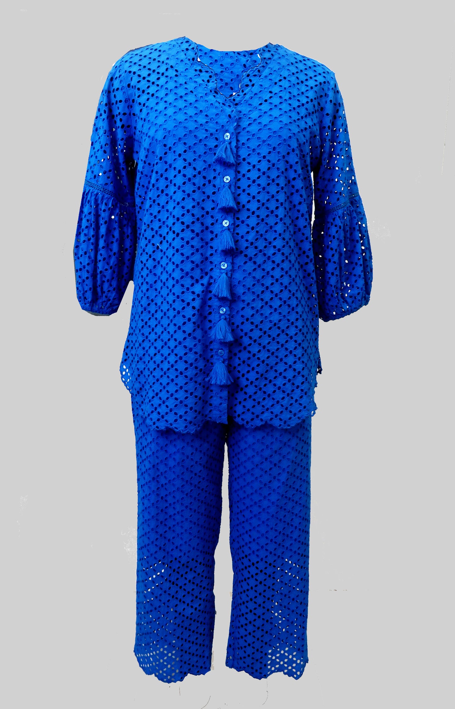 EYELET CO-ORD SET- WITH TASSELS