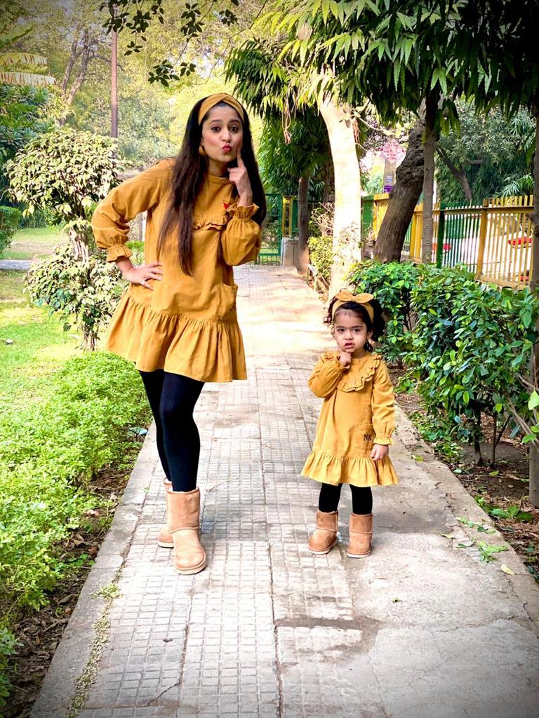 Mustard Twinning Dress With Matching Hairbands And Personalised Pockets (Length Can Be Customized For Mother And Normal Length For Daughter)