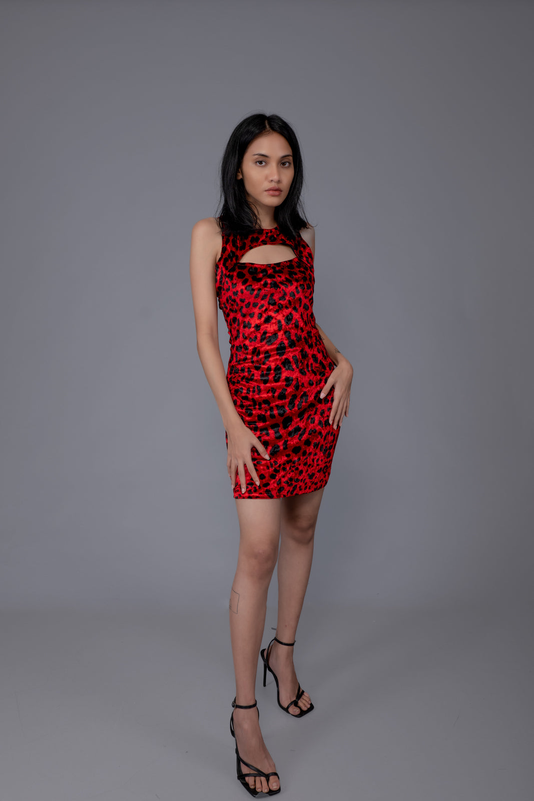 ANIMAL PRINTED BODY CON MINI DRESS WITH CUT-OUT DETAIL