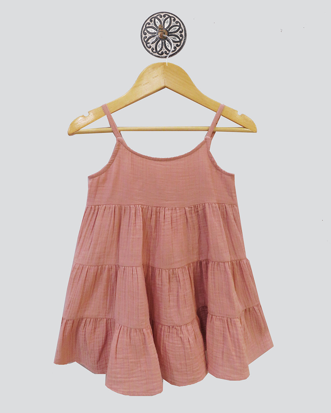 DUSTY PINK TIERED DRESS IN SOFT COTTON DOUBLE WEAVE WITH AN ADJUSTABLE SHOULDER STRAP