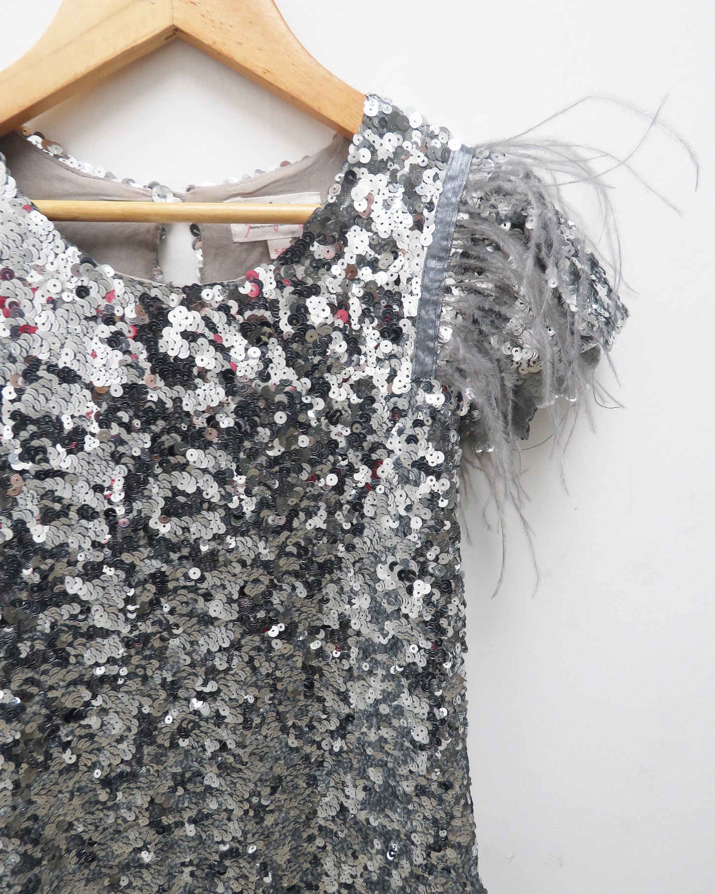 New Year'S Eve Silver Sequin Dress With Fur Lace