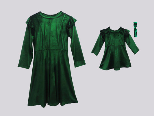 Full Sleeves Green Velvet Twinning Dresses With Hairband